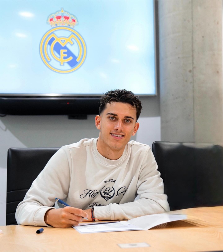 阿斯：小雷耶斯与皇马完成续约，继续在皇马青训体系中稳步成长