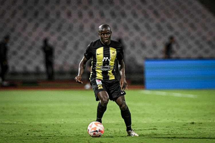 法媒:当前合同明夏到期,法甲升班马巴黎FC渴望签下34岁坎特