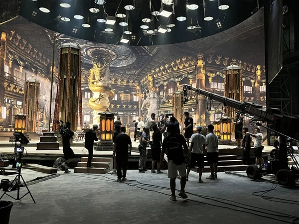 去横店探班后 我们发现绿幕正在被一块LED屏淘汰