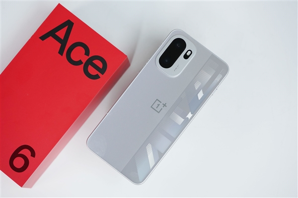 同档唯一165Hz超高刷直屏!一加Ace 6图赏