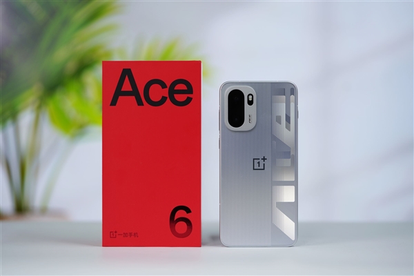 同档唯一165Hz超高刷直屏!一加Ace 6图赏