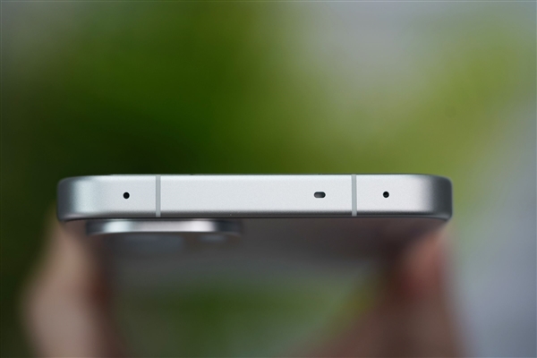 同档唯一165Hz超高刷直屏!一加Ace 6图赏