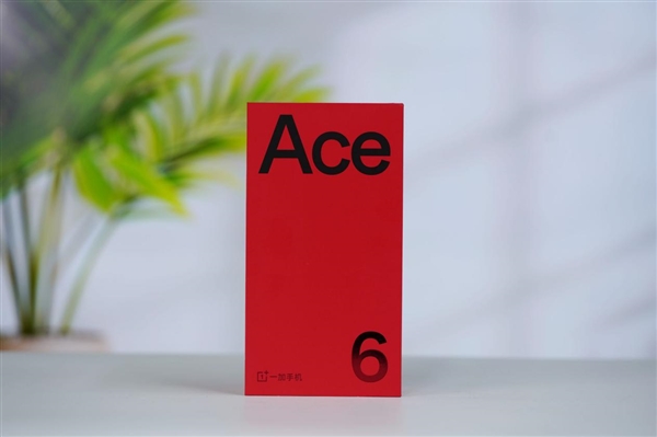 同档唯一165Hz超高刷直屏!一加Ace 6图赏