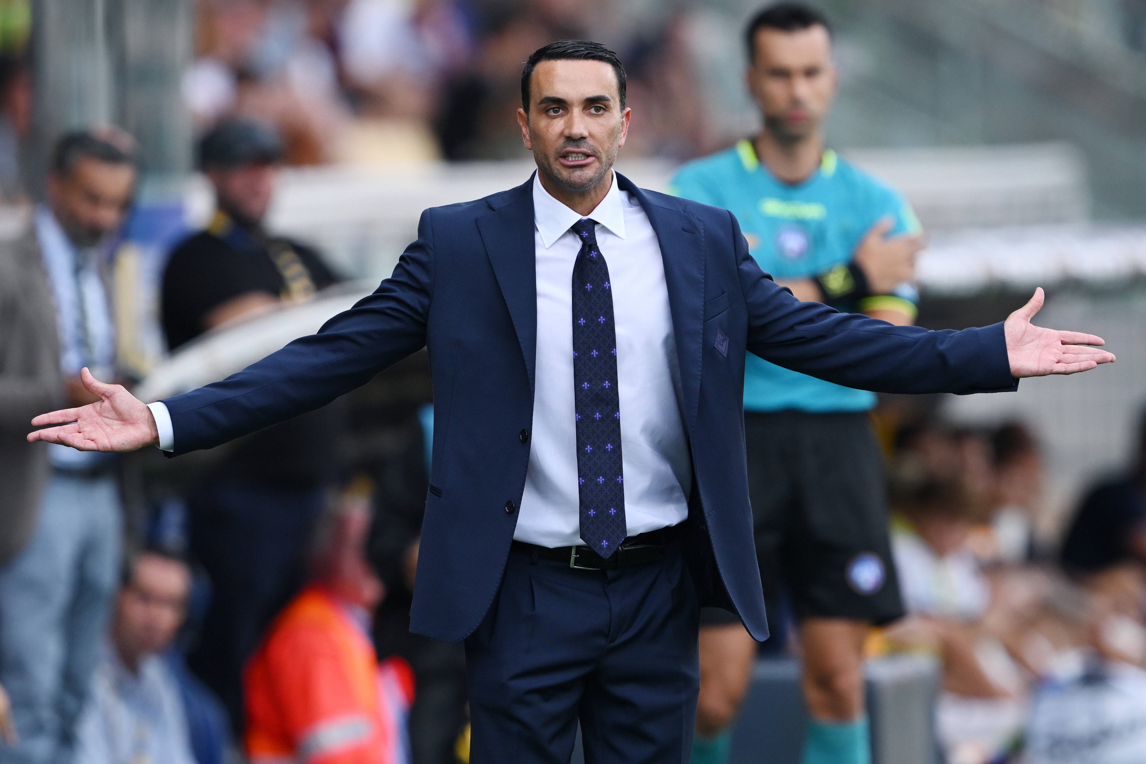 记者：皮奥利去留取决于对阵莱切结果，帕拉迪诺可能回归执教