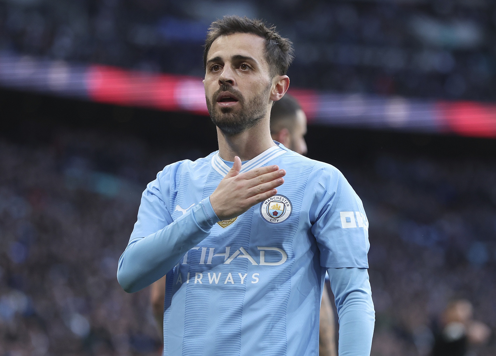 鲁伊-科斯塔谈B席：没有人能保证带回他，而且现在他是曼城队长