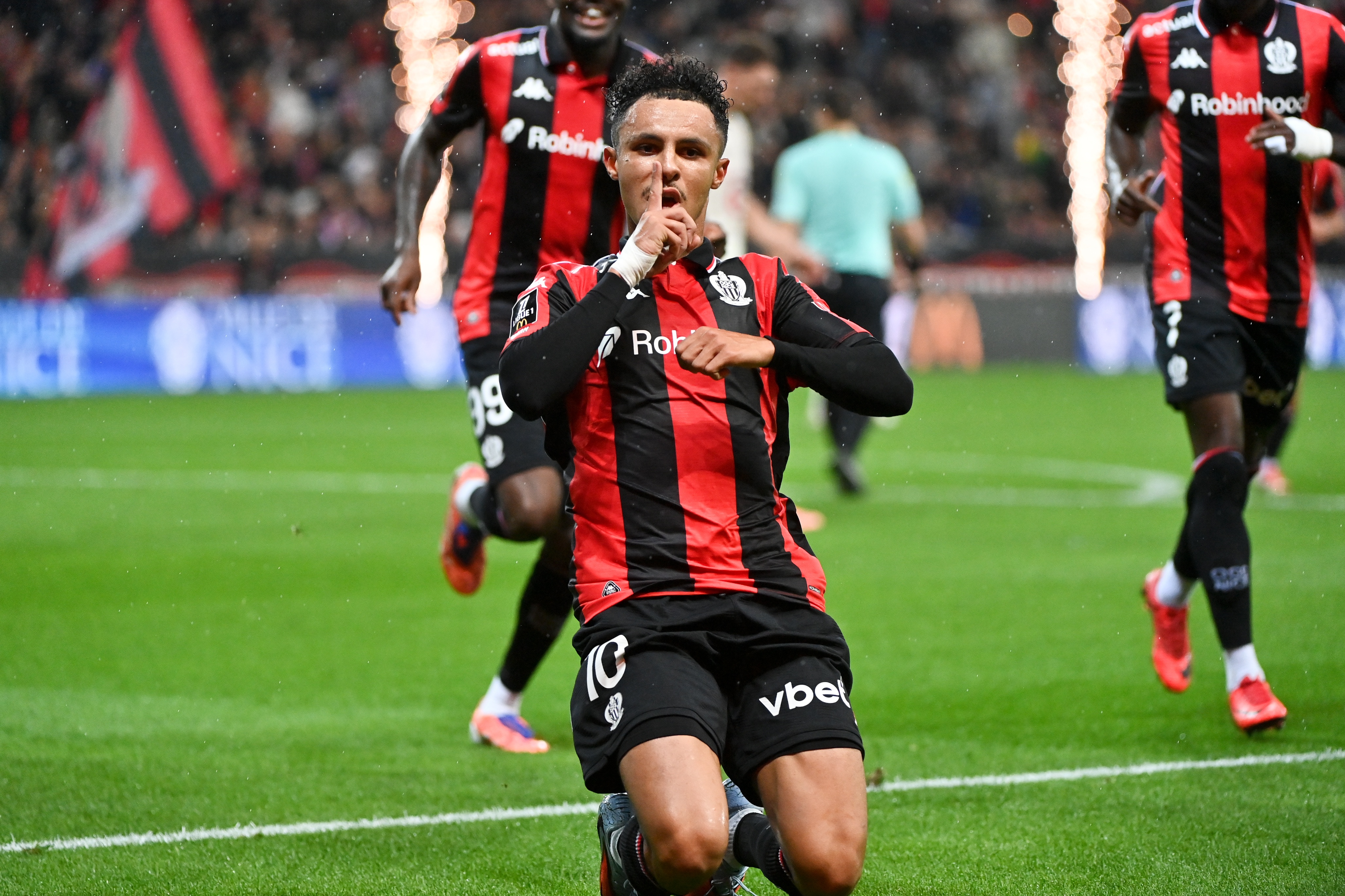 近5场6球！法媒：多特有意引进尼斯前锋索菲亚纳-迪奥普