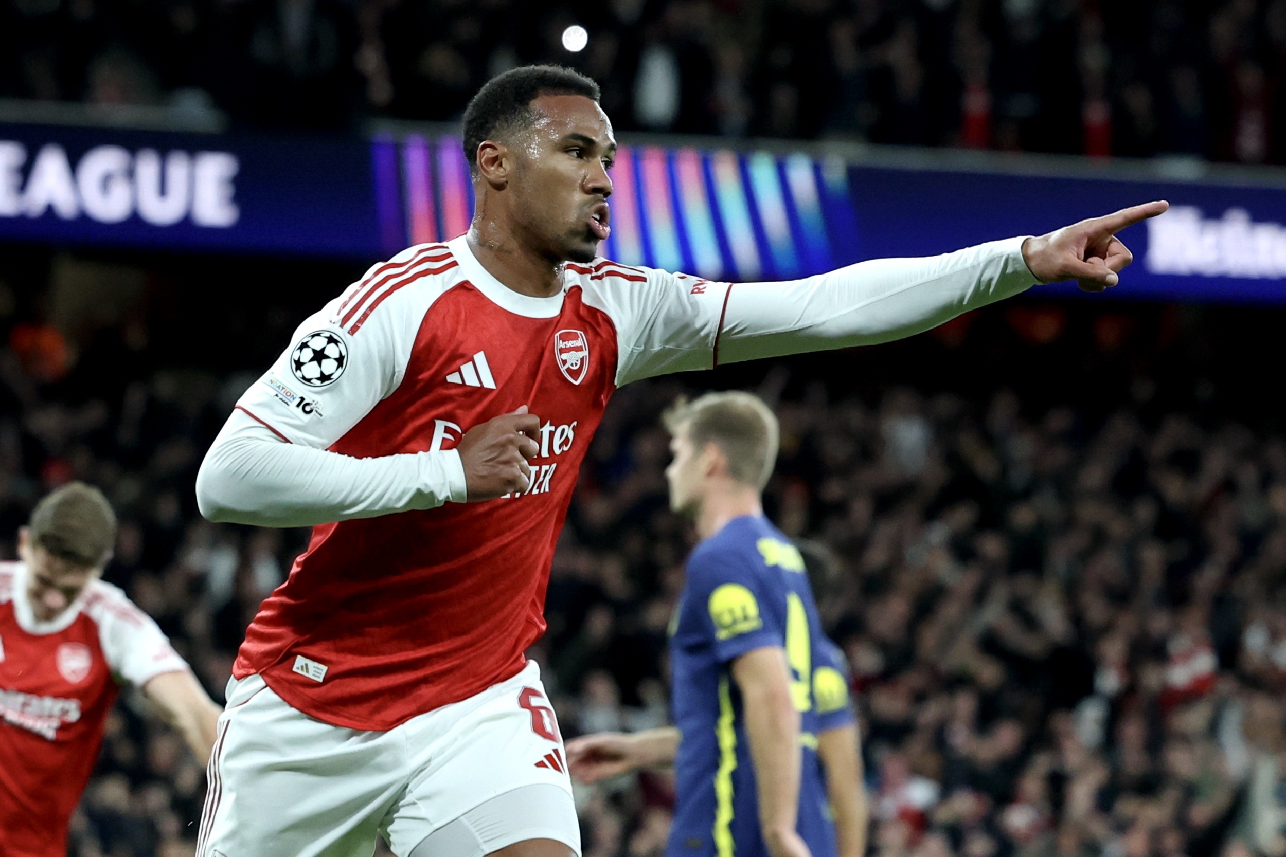 加盟枪手后加布里埃尔直接参与21粒英超进球，比任何中卫都更多