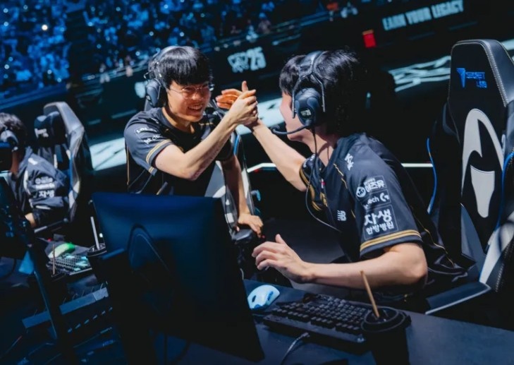 不同往昔，赛事官方分享S7与S15 BDD、Cuzz、Ruler神情对比