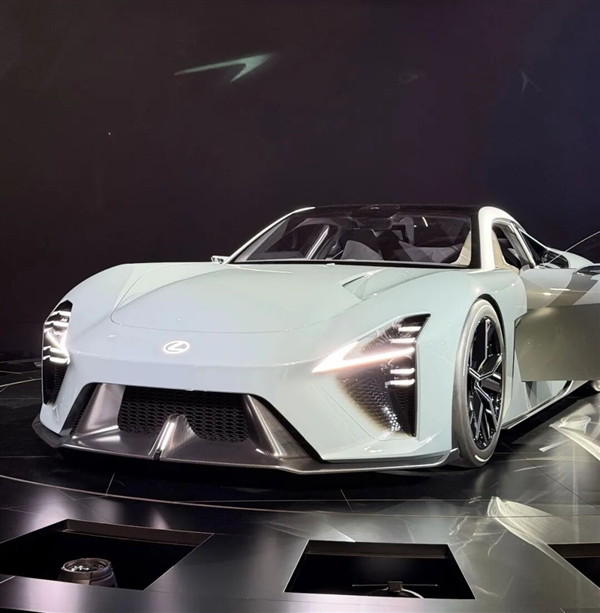 看了一堆抽象日系概念车 我差点就后悔来东京车展了