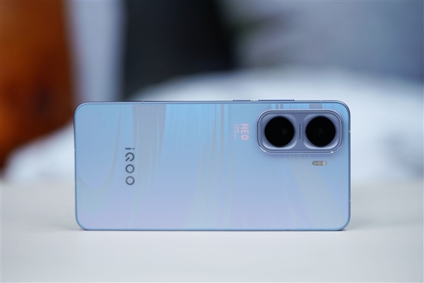 同档唯一2K LTPO屏!iQOO Neo11图赏
