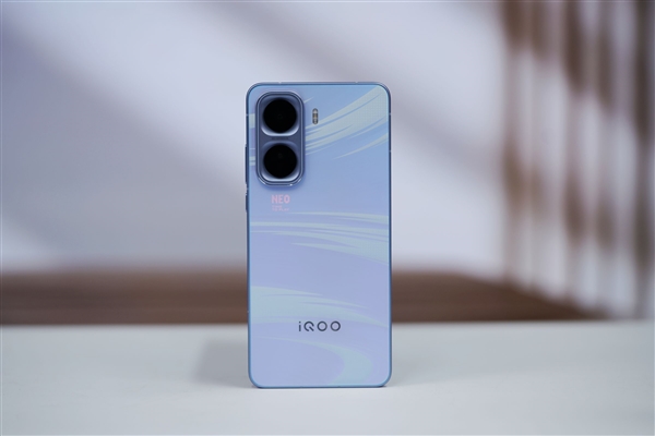 同档唯一2K LTPO屏!iQOO Neo11图赏