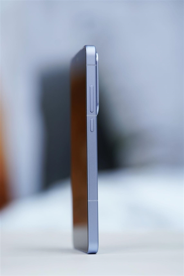 同档唯一2K LTPO屏!iQOO Neo11图赏