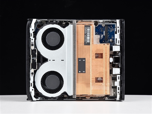 比NAS小 比台式机性能强！锐龙AI Max+ PRO 395迷你电脑上手