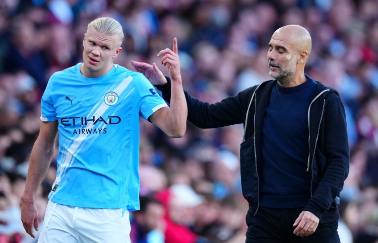 在英超联赛中，曼城9次坐镇伊蒂哈德球场对阵伯恩茅斯取得全胜