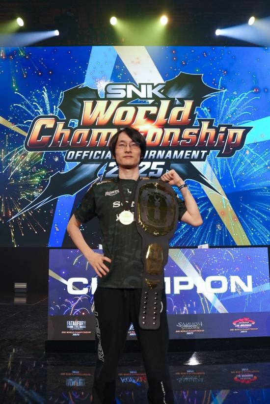 小孩曾卓君获SNK SWC双项目佳绩：《拳皇15》亚军