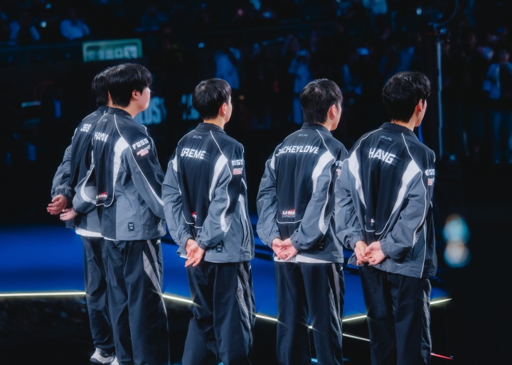 TES官博发文告别S15：很抱歉，我们糟糕的对局辜负了大家的期待