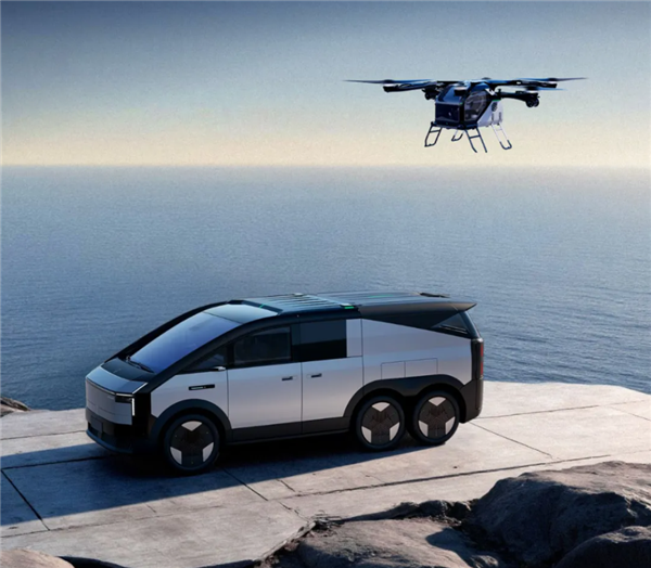 全球首家！小鹏飞行汽车量产工厂试产 首台“陆地航母”飞行器下线