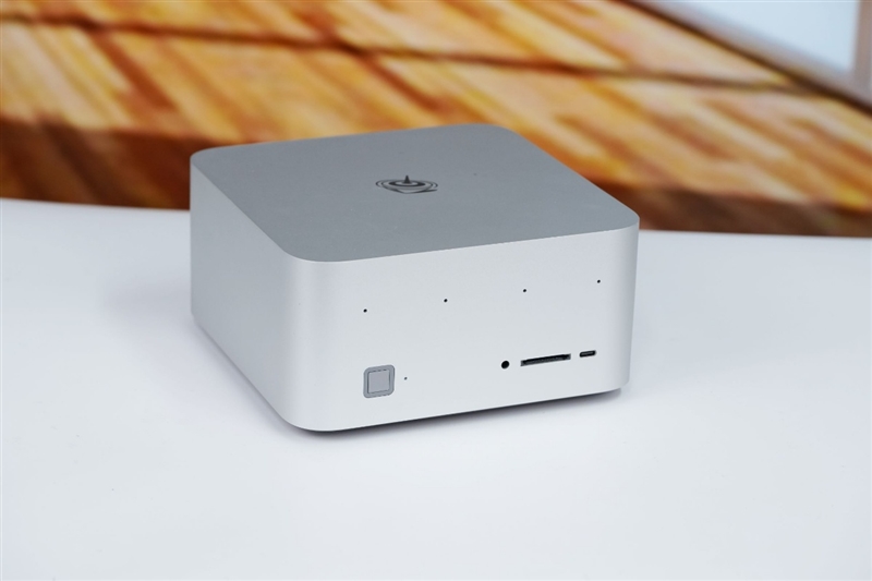 生产力性能远超i9-14900HX！零刻GTR9 Pro迷你AI工作站评测：235B超大模型也能运行