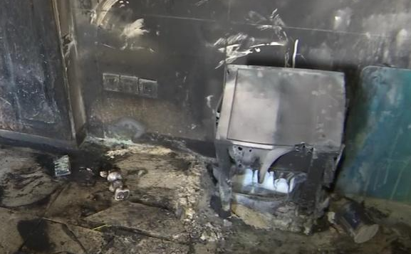 小伙花2345元改装电瓶车:结果家被烧光!3个致命错误