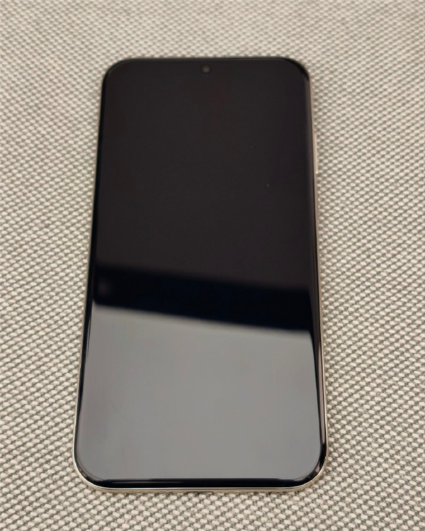 最薄Mate!华为Mate 70 Air真机现身:iPhone Air劲敌来了