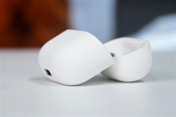 更小更轻无感佩戴！华为FreeClip 2耳夹耳机图赏