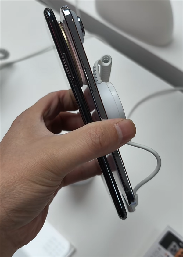 都叫Air！华为Mate 70 Air与iPhone Air真机对比来了