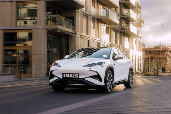 比亚迪在英国卖爆了!10月销量接近特斯拉7倍