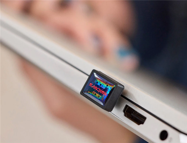 仅3g!Sandisk发布全球最小1TB USB-C闪盘:读取速度400MB/s