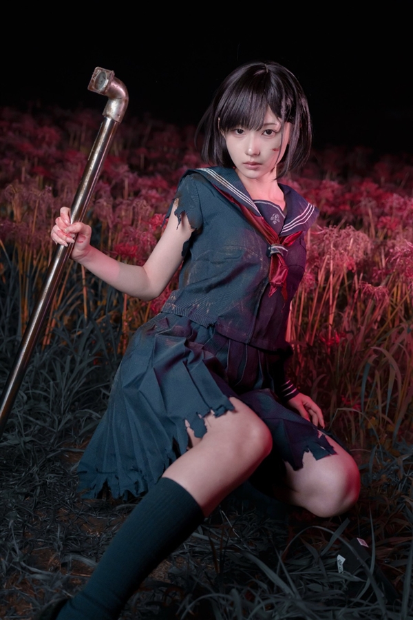 国外美女们Cos《寂静岭f》女主 钢管战神的压迫感