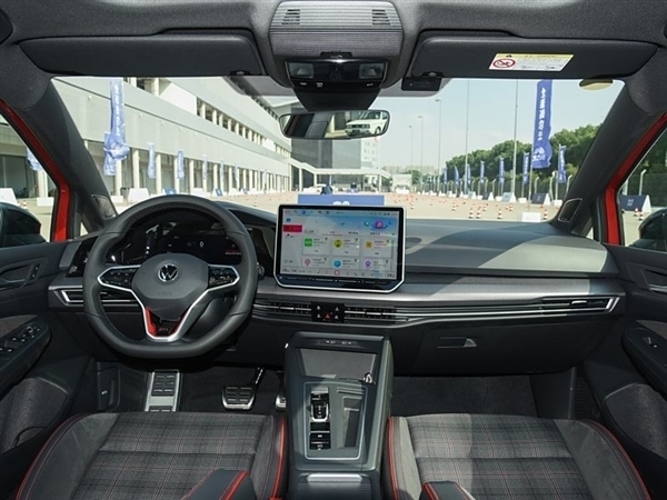 德系钢炮还香不 新款大众高尔夫GTI上市:限时成交价199999元