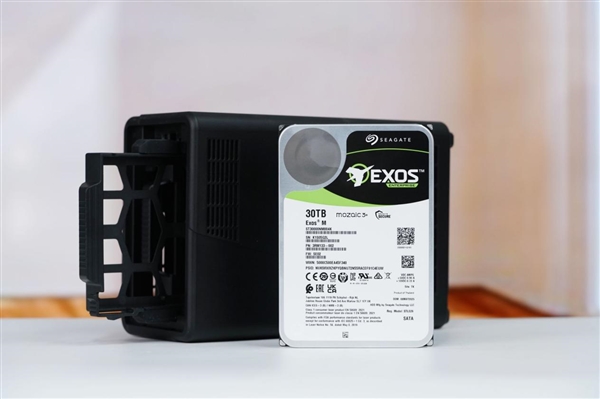 每碟片3TB!希捷银河Exos M 30TB硬盘图赏