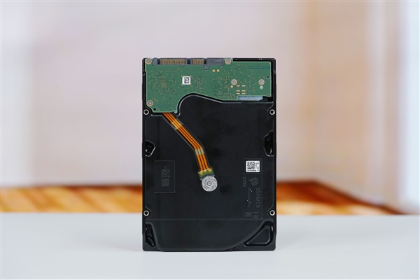 每碟片3TB!希捷银河Exos M 30TB硬盘图赏