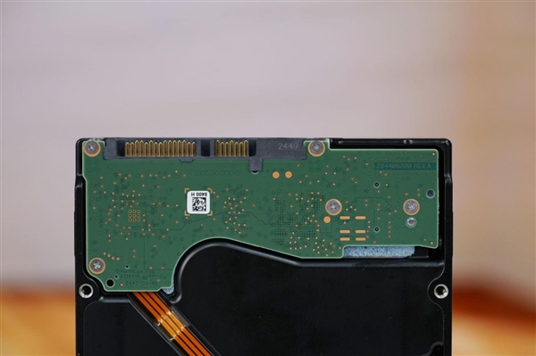 每碟片3TB!希捷银河Exos M 30TB硬盘图赏