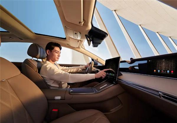 31.8万起 新款享界S9开售2小时小定突破3000台