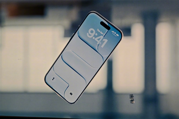 苹果新一代Siri脱胎换骨：明年见