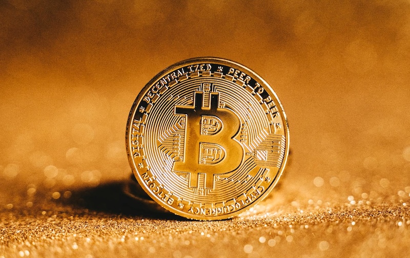 比特币冲破10万美元!市场在整合还是崩盘前兆? - 网站