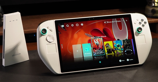 终于看到第二款Lunar Lake掌机!不知名小牌子 11寸巨型裸眼3D屏幕