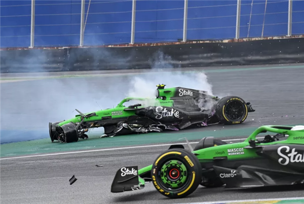 F1新手发生严重高速撞车事故：碰撞瞬间冲击力57G 车手奇迹无伤