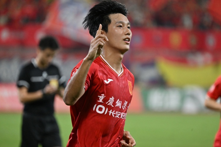 明年将迎中超处子赛季！21岁重庆铜梁龙队长向余望确认留队