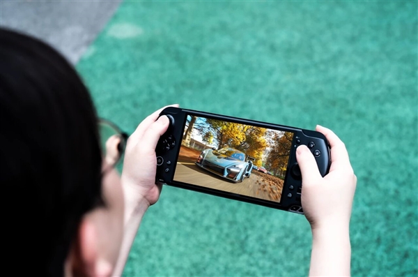 17498元!GPD WIN5掌机新增顶配128GB+4TB:锐龙AI Max+ 395处理器