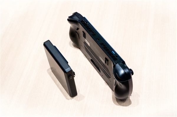 17498元!GPD WIN5掌机新增顶配128GB+4TB:锐龙AI Max+ 395处理器