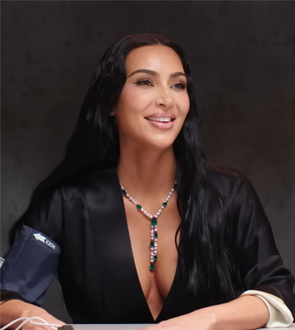 金·卡戴珊吐槽ChatGPT有毒：“贱xx”把我坑惨了