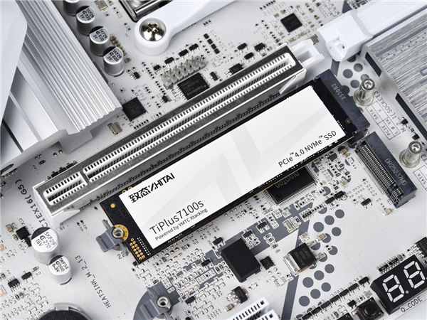 致态TiPlus7100s固态硬盘上手 DRAMLess封神之作