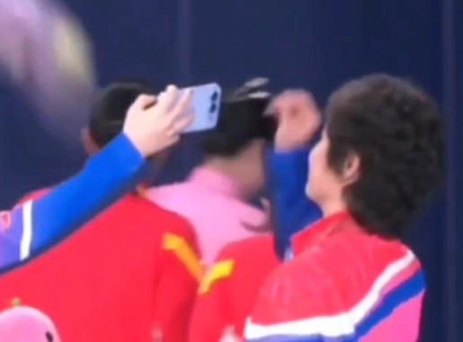 荣耀500真机首次亮相！全新横向跑道后摄 外观看齐iPhone Air