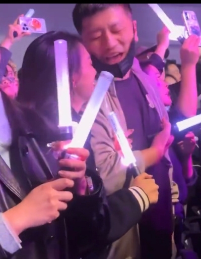 张雪峰被现场“抓包”: 想立人设却引来传闻