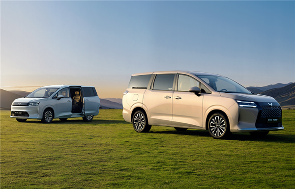 最亲民的“GL8” 五菱星光730上市：7.1万起