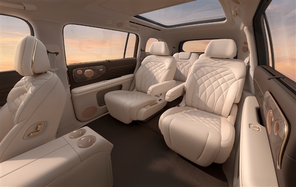 车内自带地暖行业首创!上汽智己旗舰LS9上市:32.28万起