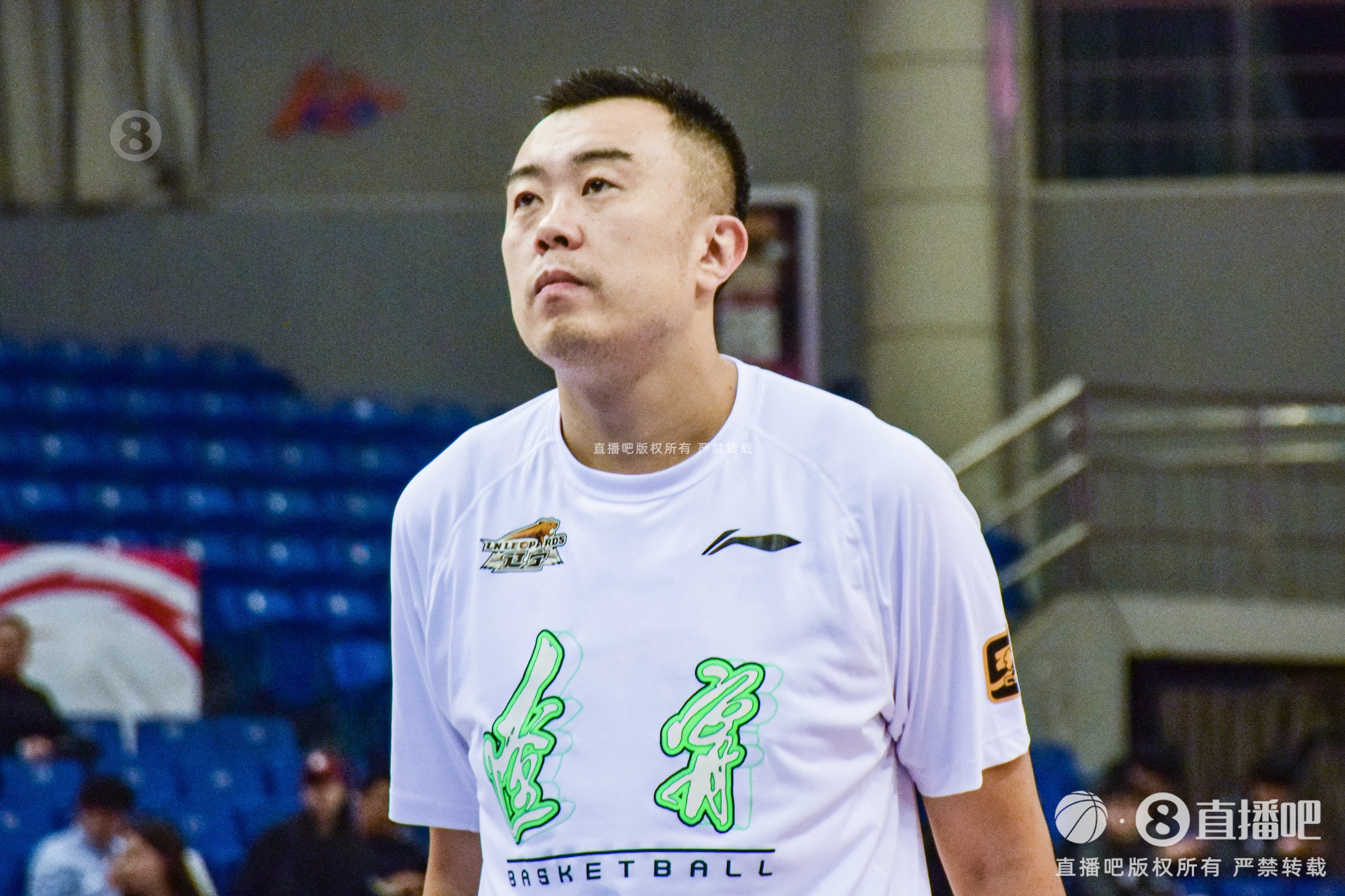 媒体人：大韩腿部遭遇伤势 他今天赛前根据身体状况决定是否出战