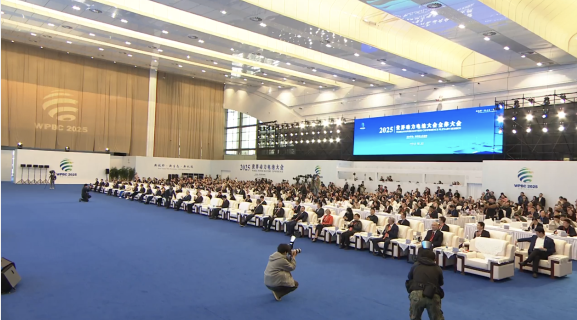 曾毓群：巧克力换电系统采用宁德时代最新耐高温电池 不需要水冷