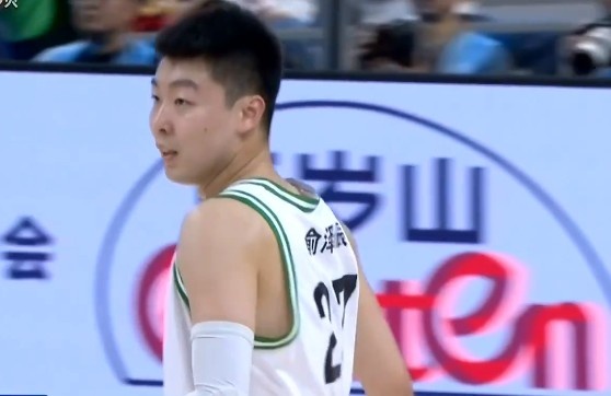 敢于出手！俞泽辰替补26分钟 12中5&三分7中3拿到14分2板